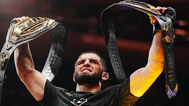 Махачева назвали лучшим бойцом на планете