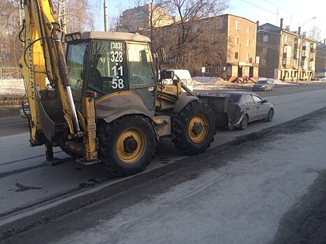 Водитель трактора без страховки спровоцировал ДТП на Бориса Богаткова