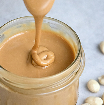 Оренбургские полицейские поймали похитителей сладостей с забитым сгущенкой багажником