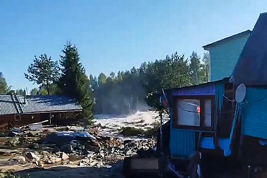 На Беломорско-Балтийском канале прорвало плотину