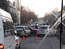 В Калининграде тройное ДТП стало причиной пробки на Аллее Смелых, Калинина и Дзержинского