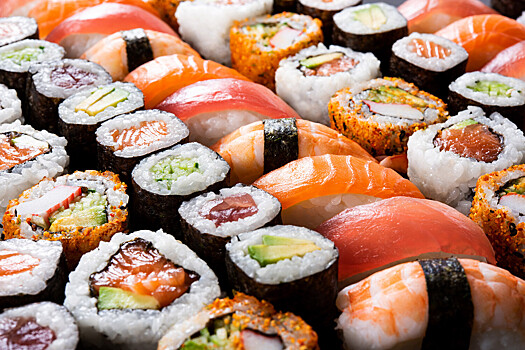 Диетолог: роллы и суши чаще всего приводят к пищевому отравлению