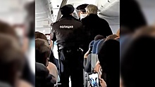 Актер из «Кадества» снял на видео дебош в самолете