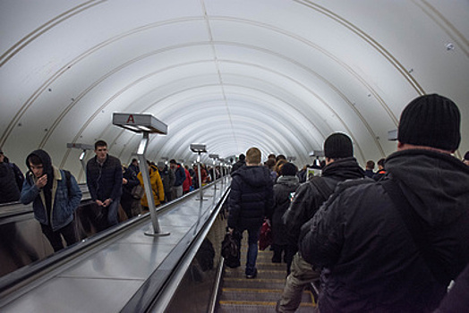 Стойте по обе стороны эскалатора: в московском метро ломают привычные правила