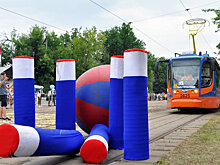 В Москве трамваи сыграли в кегли