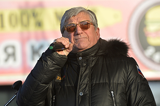 Главный критик российского биатлона взялся за футбол