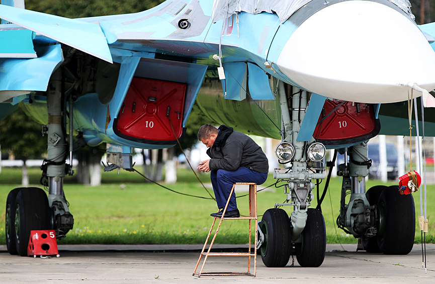 Многофункциональный истребитель-бомбардировщик Су-34