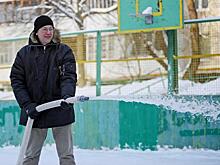 Блеск катку придает обычная хозяйственная швабра