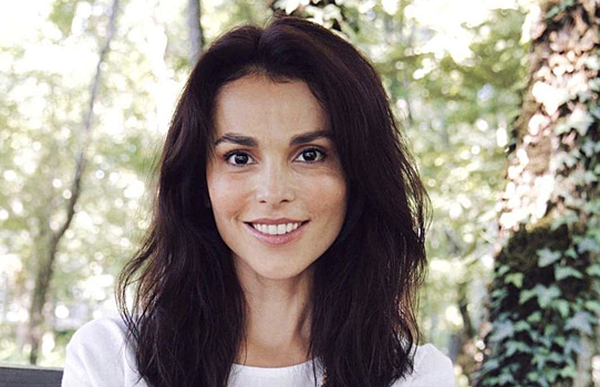 «Священные пятна!»: как Сати Казанова испортила наряд перед выходом на сцену