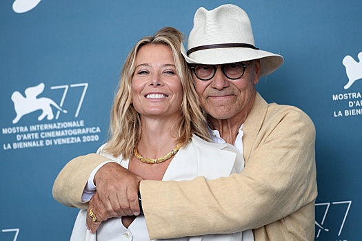 Юлия Высоцкая и Андрей Кончаловский вместе посетили премию «Ника»