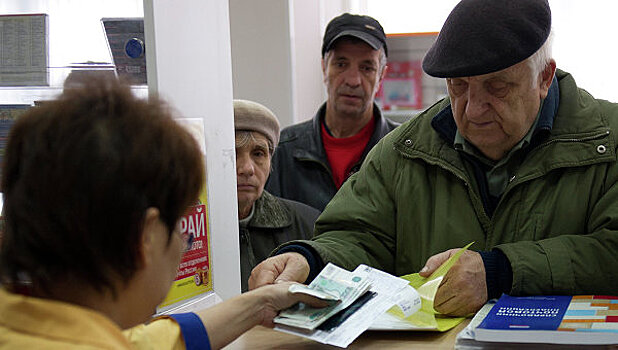 Медведев рассказал, кому повысят пенсии
