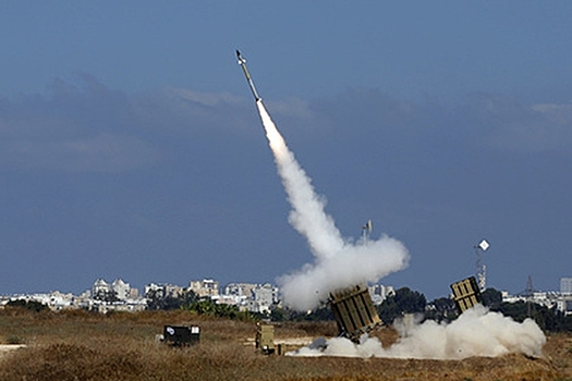 Украинский Boeing не может сесть из-за ПВО Израиля