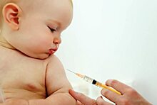 Радаев призвал консультировать родителей по вопросам прививки детей от коронавируса