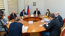          Олег Валенчук вместе с председателями СНТ подвел итоги сезона       