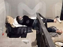 Mash: шоумен из "Дома-2" Иван Синцов полгода жил в подъезде, преследуя жильцов