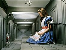 России удалось отправить Великобританию в Страну Чудес, где законы нормального мира не действуют