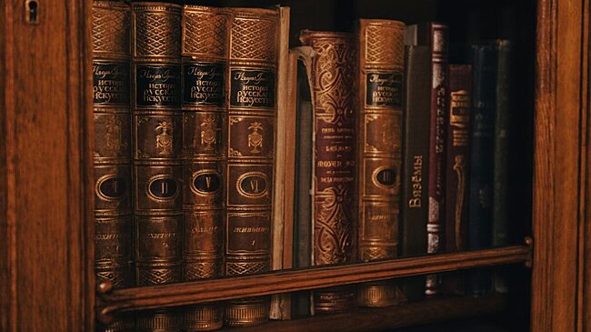 Книги, как способ инвестирования, сколько можно заработать на продаже коллекционных изданий?
