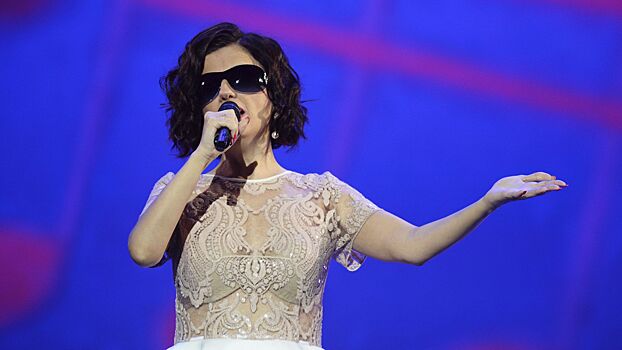 Овдовевшая певица Диана Гурцкая до слез растрогала судей шоу «Две звезды. Отцы и дети»