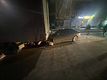 В Ростове легковушка врезалась в «ГАЗель»