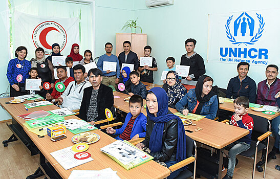 В Баку для сирийских и афганских беженцев организованы курсы языка