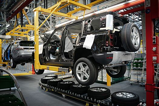 Land Rover приостановил производство Defender. Это может отразиться на поставках в Россию