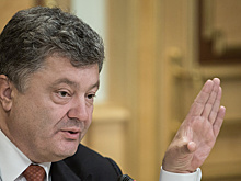 Порошенко поручил усилить охрану дипмиссий на Украине после обстрела консульства Польши