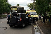 В Кургане в ДТП с автобусом пострадали беременная женщина и ребенок