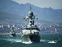 Военные Каспийской флотилии "уничтожили" подводных диверсантов