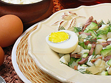 Диетолог призвал отказаться от окрошки некоторых людей