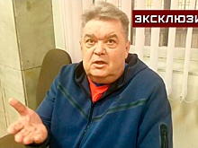 «Буду стоять на своем»: тренер Симоновой после задержания за отказ надеть медицинскую маску