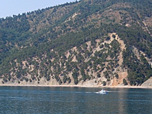 История надписи на горе в Геленджике