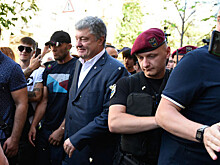 «Ганьба»: как Порошенко забросали яйцами в Киеве