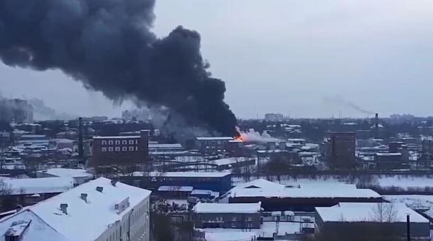 Крупный пожар на комбинате в Иваново сняли на видео