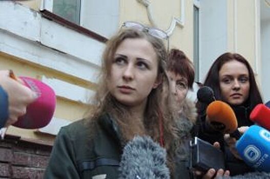 Мария Алёхина презентовала в Петербурге книгу о Pussy Riot