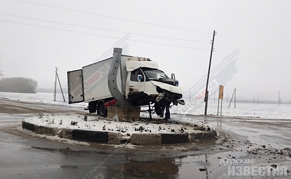 В Курской области водитель «Газели» врезался в подкову