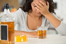 Злоупотребление спиртным связали с повышенным риском ишемией сердца у женщин