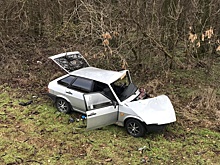 Водитель легковушки выехал на встречку и врезался в КАМАЗ
