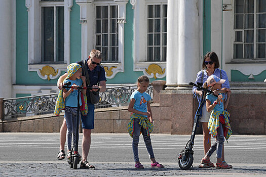 В Госдуме предложили назначать пенсии отцам трех и более детей с 57 лет