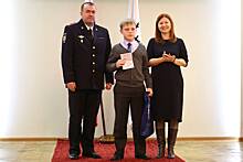 Елизавета Солонченко вручила паспорта лучшим нижегородским школьникам