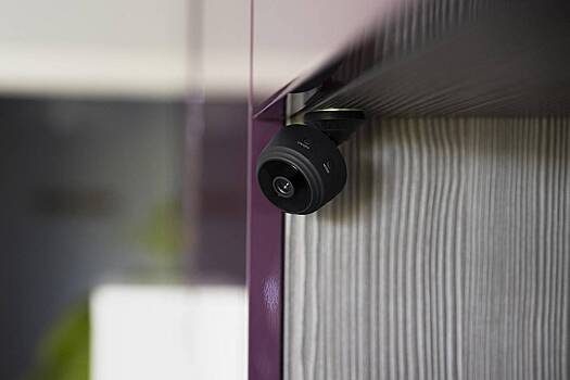 Сотрудница российского ломбарда нашла в туалете скрытую камеру