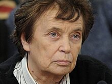 «Сегодня ушла моя телевизионная мама». Шнякин — об Анне Дмитриевой