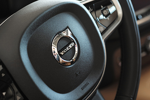 Система Volvo сократит число аварий более чем на 40%