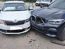 В ДТП с участием BMW и такси в Рязани пострадала 21-летняя девушка