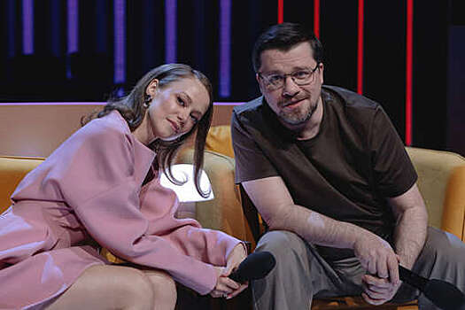 Жена комика Харламова Ковальчук в шутку призналась в любви к юмористу Иванову