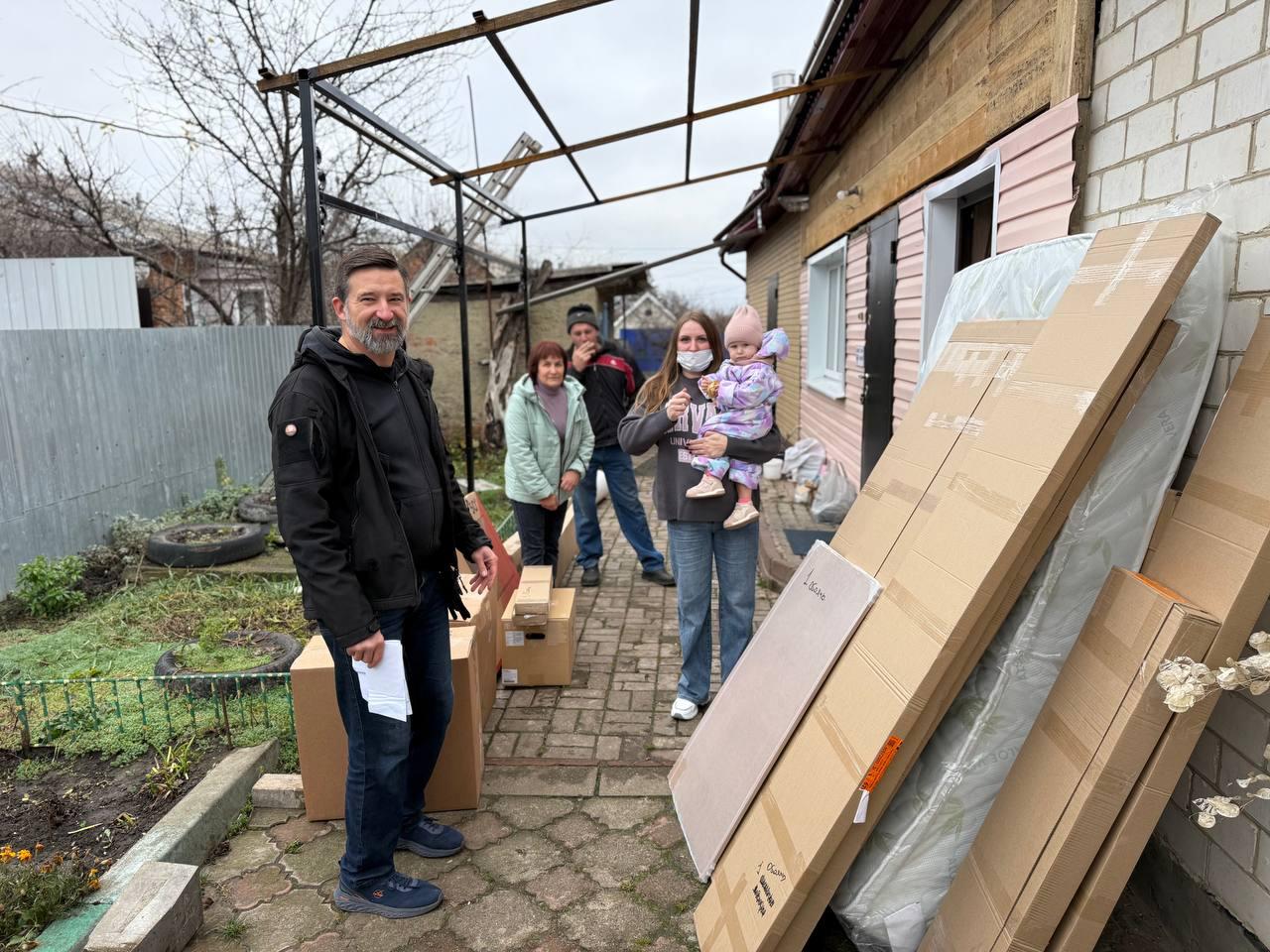 Иван Ургант помог пострадавшим семьям из Курской области
