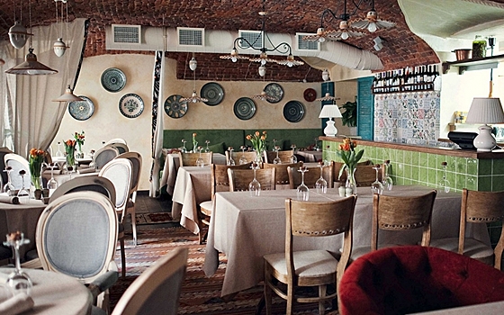 6 ресторанов для похода с семьей в Петербурге