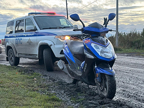 Подростки-"бесправники" на мотоциклах попались полиции в Кузбассе