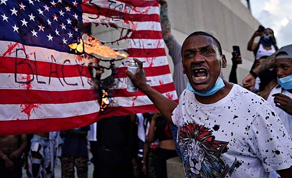 РИА Новости: Черный расизм способен уничтожить Соединенные Штаты Америки