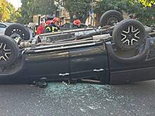 Охранник Петра Порошенко* выехал на красный свет и снес машину с женщиной внутри