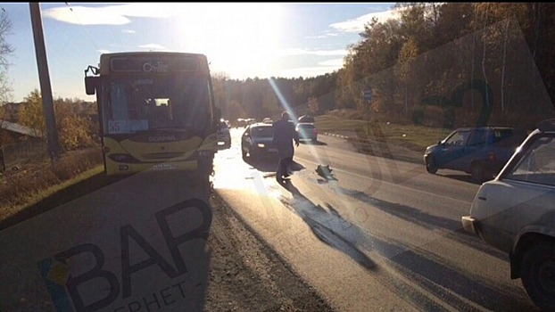 Пенсионерка пострадала в ДТП с автобусом и Mercedes в Барнауле